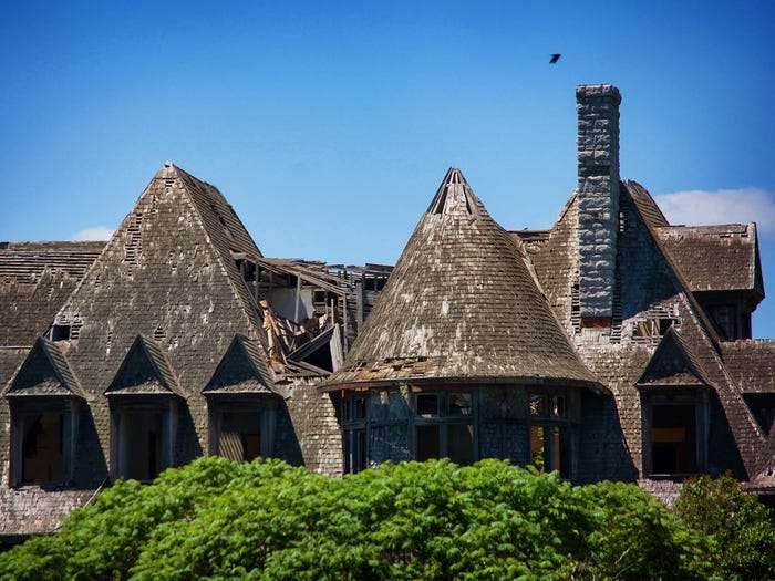 The Carleton Island Villa, New York - Abandoned mansions in the world