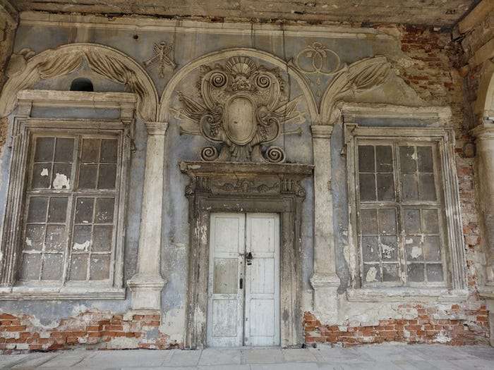 Pidhirtsi Castle, Ukraine - Abandoned mansions in the world