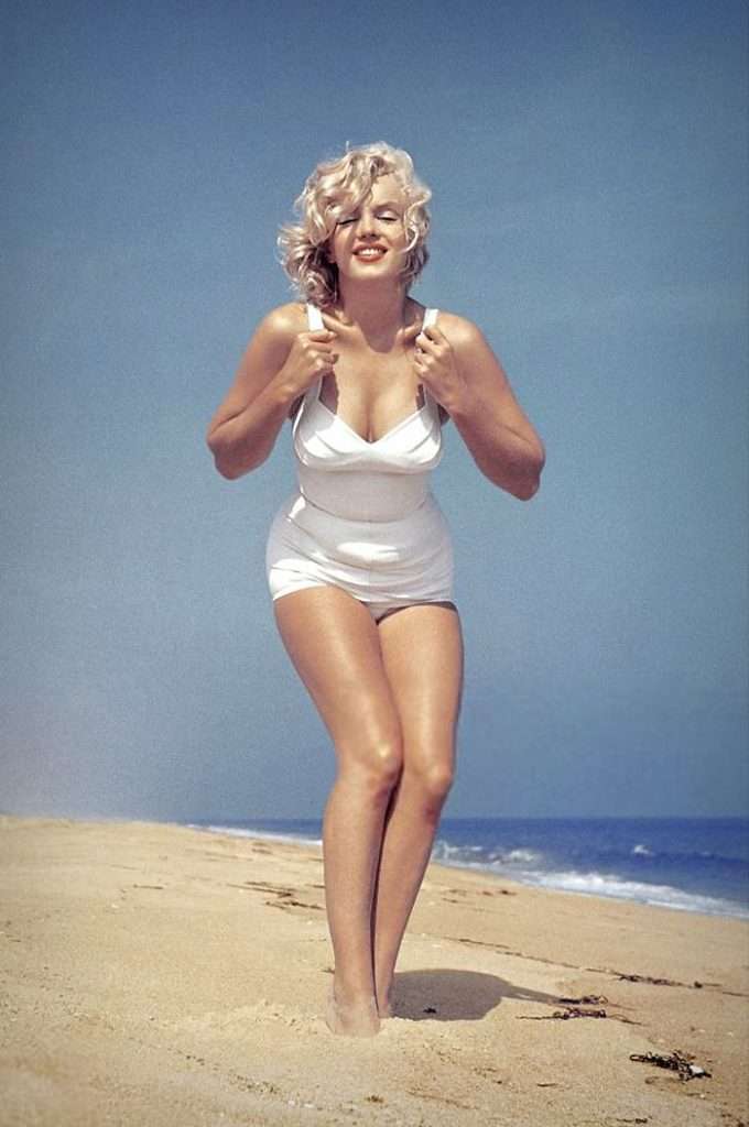 marilyn monroe photoshoot,marilyn monroe famous picture,marilyn monroe iconic photo,marilyn monroe beach,monroe beach