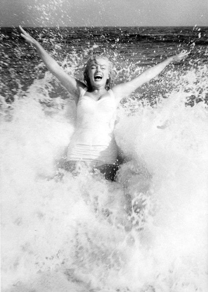 marilyn monroe famous photos,portrait photography marilyn monroe,marilyn monroe iconic pictures,beautiful marilyn monroe