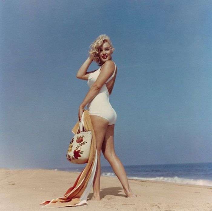 marilyn monroe photoshoot,marilyn monroe famous picture,marilyn monroe iconic photo,marilyn monroe beach,monroe beach