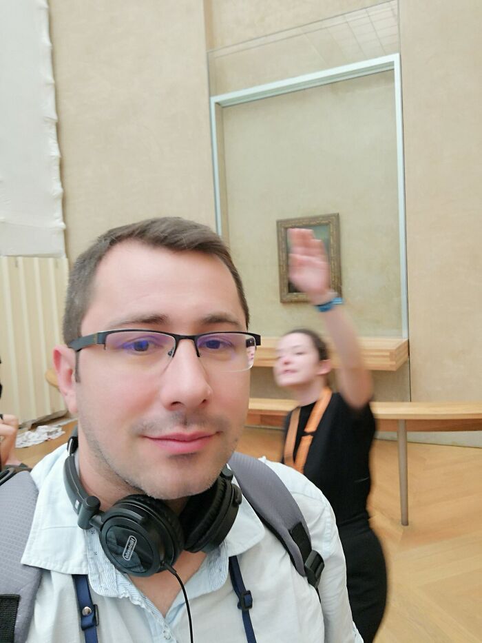 A Selfie with Mona Lisa
