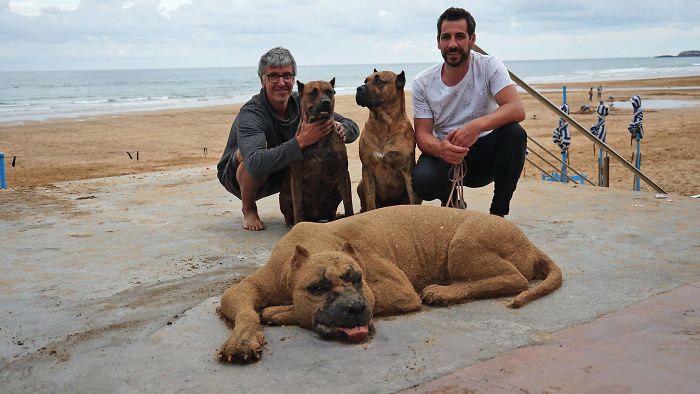 dog sand sculpture