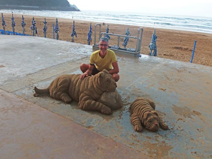 dog sand sculpture